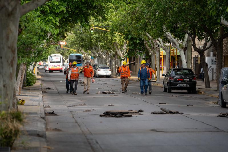 Continúan los trabajos de repavimentación y ordenamiento del tránsito en calle Santa Fe
